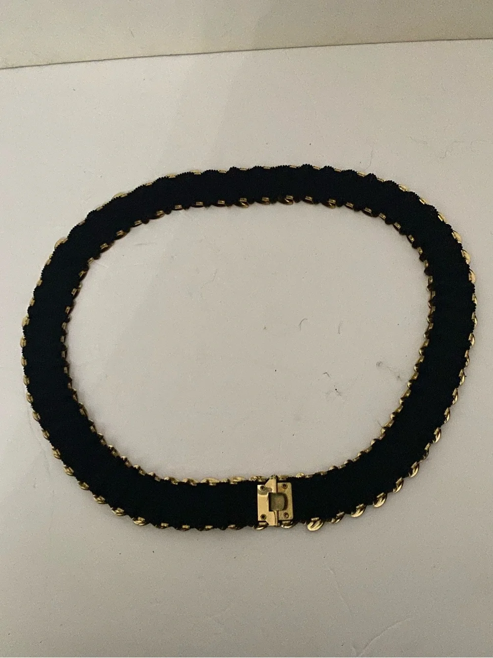 Vintage Gold Textured Petal-Link Elastic Belt